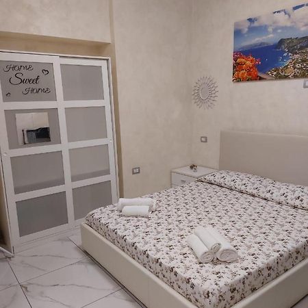 Home Sweet Home 64 เนเปิลส์ ภายนอก รูปภาพ